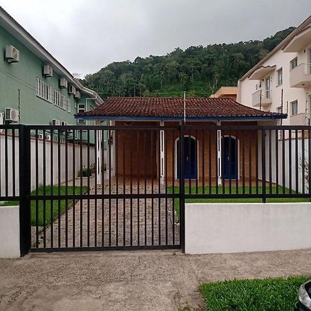Casa Praia Grande Com Churrasqueira Ubatuba Exterior foto