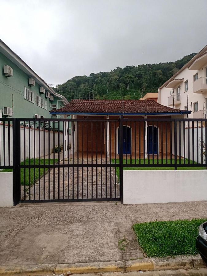 Casa Praia Grande Com Churrasqueira Ubatuba Exterior foto